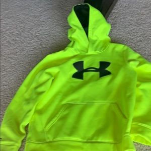 Under armour sweatshirt